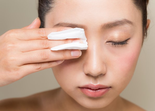 お風呂でのクレンジング、正しい順番は？肌トラブルを防ぐベストなタイミングと方法